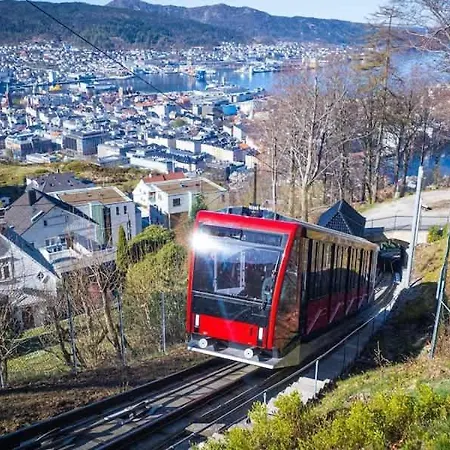 別荘 Dinbnb I 500m To Bryggen ベルゲン